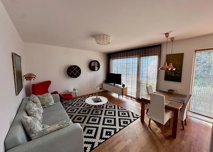 Cozy In Kadriorg Park Apartment